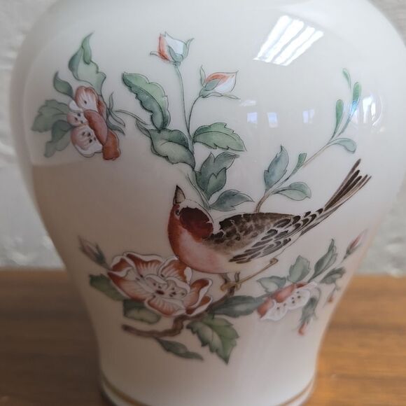 LENOX SERENADE VASE, VINTAGE - Picture 2 of 7